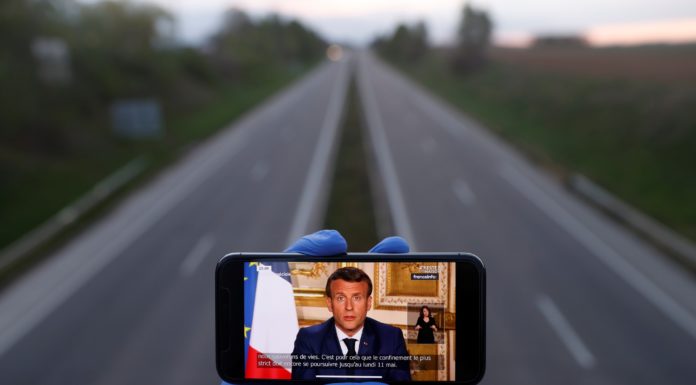 Emmanuel Macron estende quarentena na França até 11 de maio