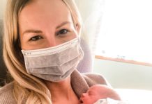 Mulher que deu à luz em coma por coronavírus abraça filha pela primeira vez