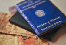 Auxílio Emergencial: Mãe solteira pode receber até R$ 1.800