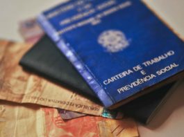 Auxílio Emergencial: Mãe solteira pode receber até R$ 1.800