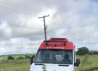 AMBULÂNCIA DO SAMU SAI DA PISTA NA RODOVIA PRÓXIMO A NOSSA SENHORA DA GLÓRIA