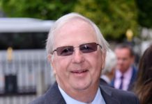 Comediante Tim Brooke-Taylor morre aos 79 anos vítima de coronavírus