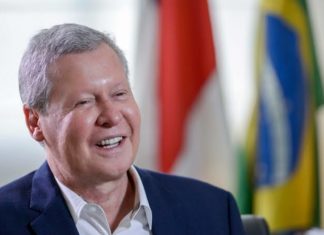 Com sistema de saúde exaurido, prefeito de Manaus pedirá ajuda internacional