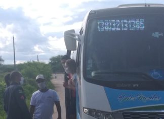 Bloqueio da PM em Poço Verde impede entrada de transporte clandestino vindo de São Paulo