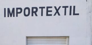 Missionários da igreja recebem doação de máscaras e álcool em gel de empresário tobiense