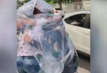 Filhas se ‘empacotam’ para dar abraço na mãe em SP e comovem a web