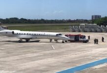 Bebê sergipana que perdeu a mãe embarca SC para ser entregue à família e recebe carta da equipe da maternidade: ‘Hoje você vai voar perto do céu’