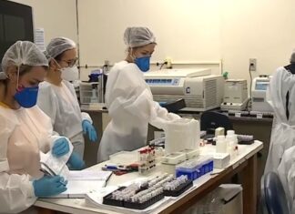 Cerca de 5 mil exames da Covid-19 estão à espera de resultado no Lacen de Sergipe