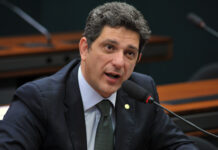 Rogério Carvalho testou positivo para Covid-19