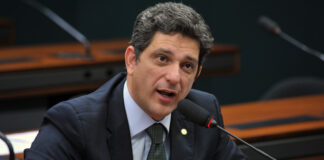 Rogério Carvalho testou positivo para Covid-19