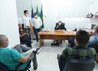 Prefeito Diógenes Almeida recebe comerciantes para discutir retomada gradual do comércio