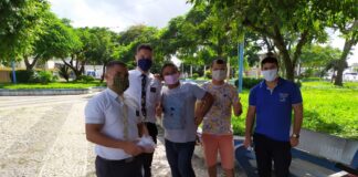 Igreja distribui máscaras de tecido para a população em Tobias Barreto.