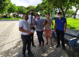 Igreja distribui máscaras de tecido para a população em Tobias Barreto.