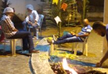 Servidores do município de Arauá são flagrados acendendo fogueira e confraternizando em frente a hospital durante a pandemia