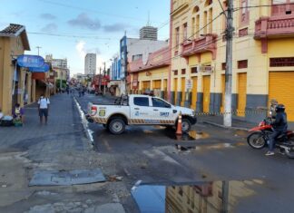 Ruas do Centro de Aracaju são fechadas para evitar aglomerações