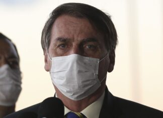 Bolsonaro sanciona lei que torna obrigatório o uso de máscara