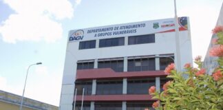 Polícia indicia radialista por calúnia e agressões contra transexual