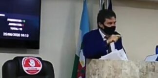 Vereador acusa colega parlamentar de furto de celular e de ‘ter pacto com satanás’: Veja o Vídeo