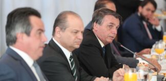 Governo prorroga auxílio emergencial de R$ 300 até o fim do ano