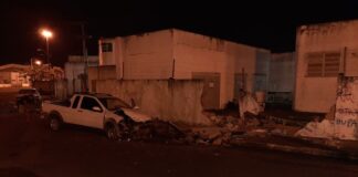 Motorista embriagado bate em muro de hospital no município de Nossa Senhora do Socorro, diz CPTran