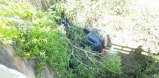 Carro cai de ponte de 20 metros e duas pessoas ficam feridas em Itabi