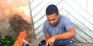 Bombeiros Comunitários de Tobias Barreto produzem abafadores contra incêndios