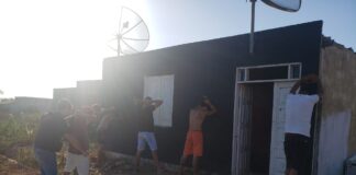 POLÍCIA CIVIL FECHA BOCA DE FUMO EM RIBEIRÓPOLIS E PRENDE HOMEM DE 50 ANOS DE IDADE POR TRÁFICO DE DROGAS, CORRUPÇÃO DE MENORES E POSSE ILEGAL DE ARMA DE FOGO.