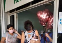 Mulher que contraiu coronavírus na gestação perde a filha seis meses depois para a Covid-19