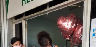 Mulher que contraiu coronavírus na gestação perde a filha seis meses depois para a Covid-19