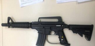 Após denúncia de Duda Reis, arma de paintball é apreendida na casa de Nego do Borel