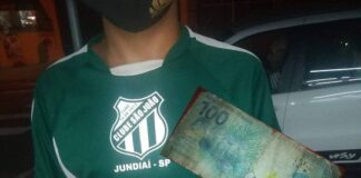 Em Jundiaí – SP: Mulher engana criança com dinheiro falso e leva todas as trufas.