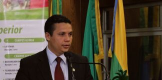 “Tem secretário com privilégios e recebendo R$ 44 mil em Socorro”, afirma Alan Mota