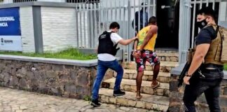 POLÍCIA CIVIL PRENDE EM FLAGRANTE DELITO HOMEM POR VIOLÊNCIA DOMÉSTICA EM ESTÂNCIA. O SUSPEITO QUEBROU O CELULAR DA VÍTIMA PARA DESTRUIR AS PROVAS DE SUAS AMEAÇAS.