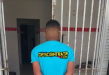 TOBIAS BARRETO: Cidadão é conduzido a delegacia por fumar maconha no centro da cidade.