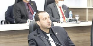 TOBIAS BARRETO: Vereador Miguelão apresenta requerimento para construção de quadra poliesportiva no bairro CENTENÁRIO.