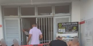 Após denúncia, Polícia Civil de Tobias Barreto prende envolvidos com tráfico de drogas no distrito de Lagoa Redonda, em Itapicuru/BA.