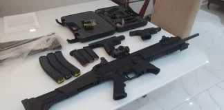 Operação da PF prende três pessoas que fraudavam documentos para obter registros de arma de fogo em Alagoas e mais 3 estados