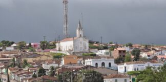 Homem é preso em Riachão do Dantas por ter iniciado relacionamento com esposa quando ela tinha 13 anos
